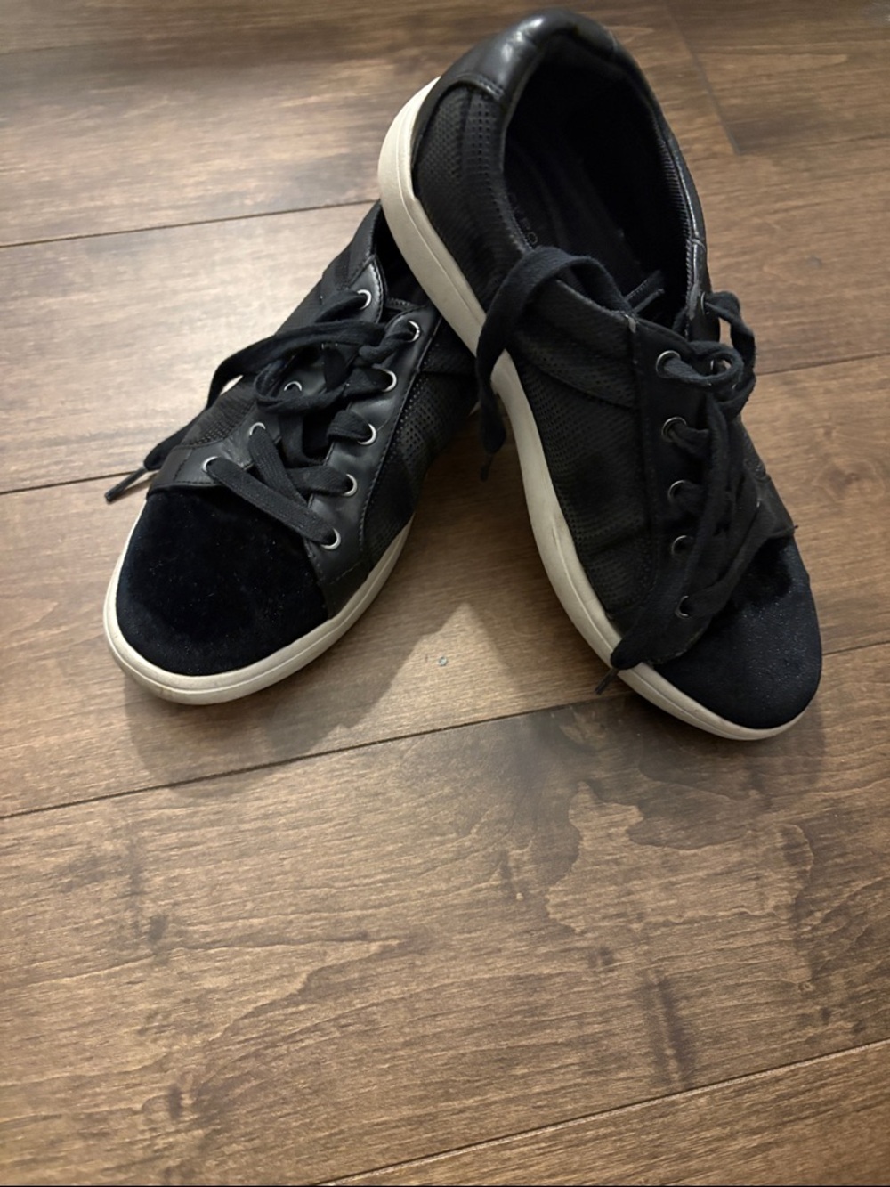 Rockport Black Low-Top Lace-Up Sneakers
